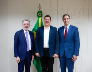 Gobernador Juancho Acosta se reúne con el ministro de Industria del Brasil en Brasilia 